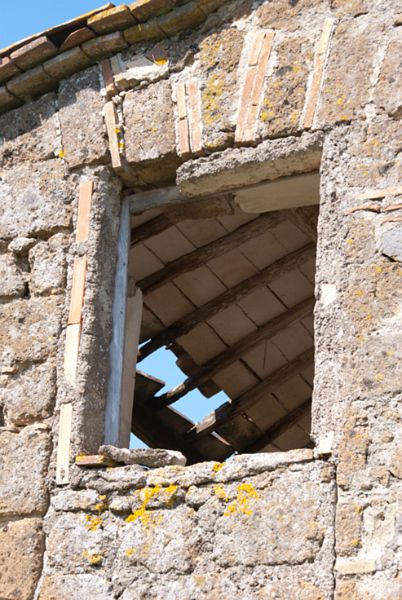 DSC03657.jpg - #0124_Window, Tuscany, Italy