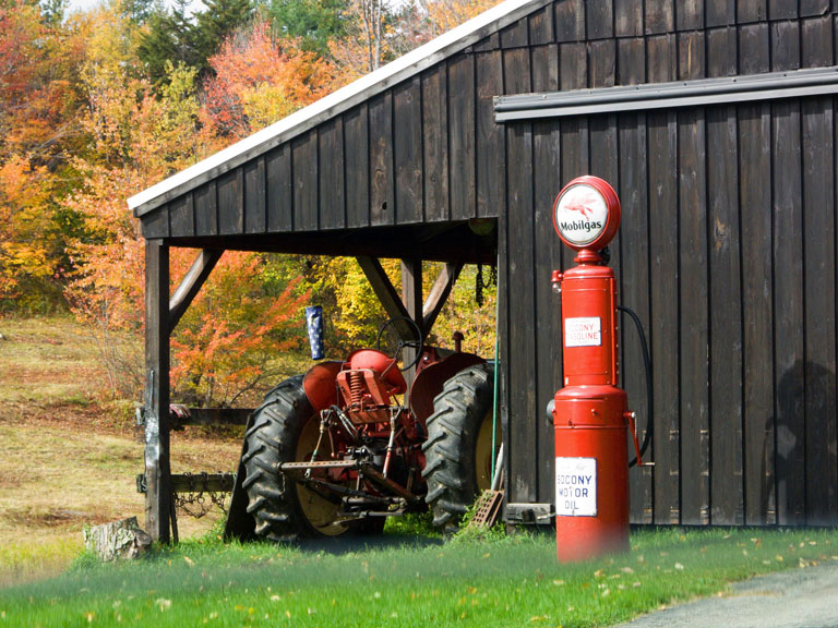Boardman-gas-pump_4433-w.jpg - #0001_Gail Bordman's Tractor and Gas Pump - English Settlement Road, Underhill, VT