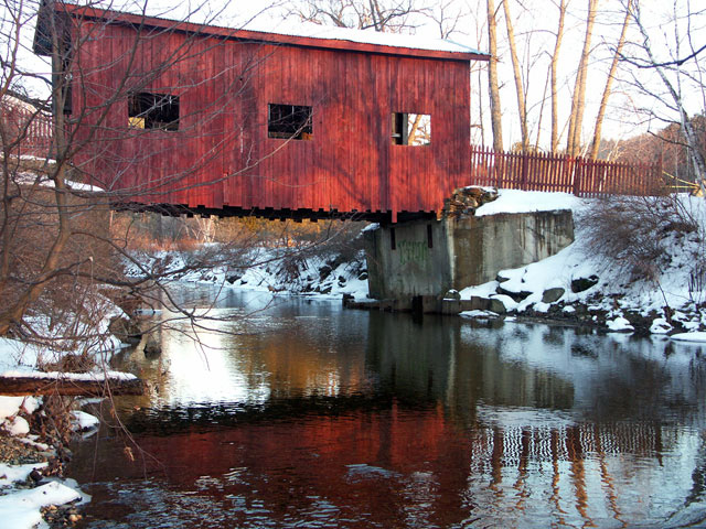 Mills_River_Jan_10_2006-1-w.jpg - #0023_Covered Bridge, Mills River Park, Jericho, Vermont.