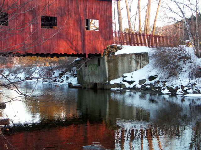 Mills_River_Jan_10_2006-3-w.jpg - #0025_Covered Bridge, Mills River Park, Jericho, Vermont.